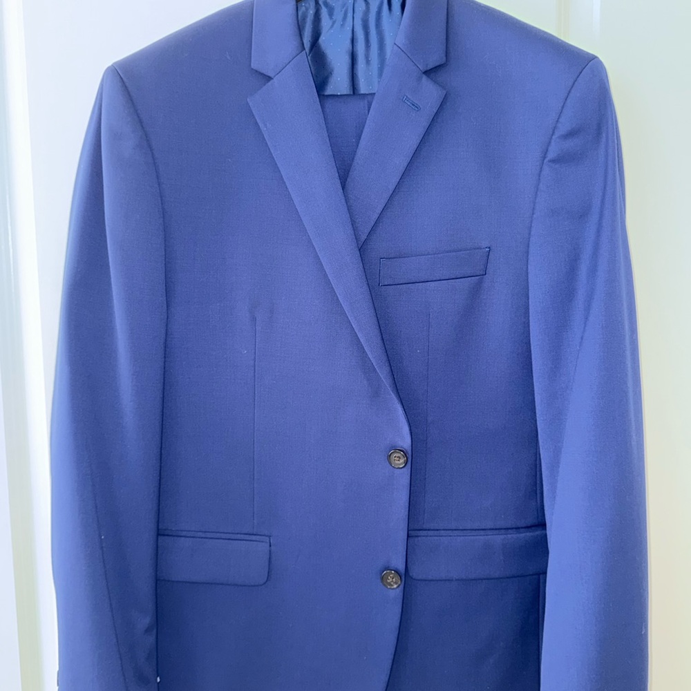 Crown & Ivy Blue Sport Coat with Notched Lapels